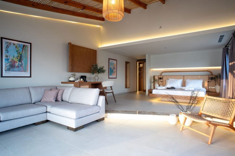Luxury Suite, Sea View | In-room safe, desk, laptop workspace, free WiFi
