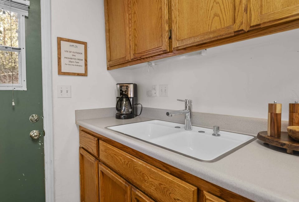 Electric kettle, toaster