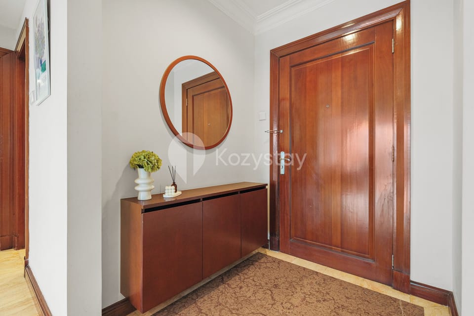 Apartment, 3 Bedrooms, City View | Living area
