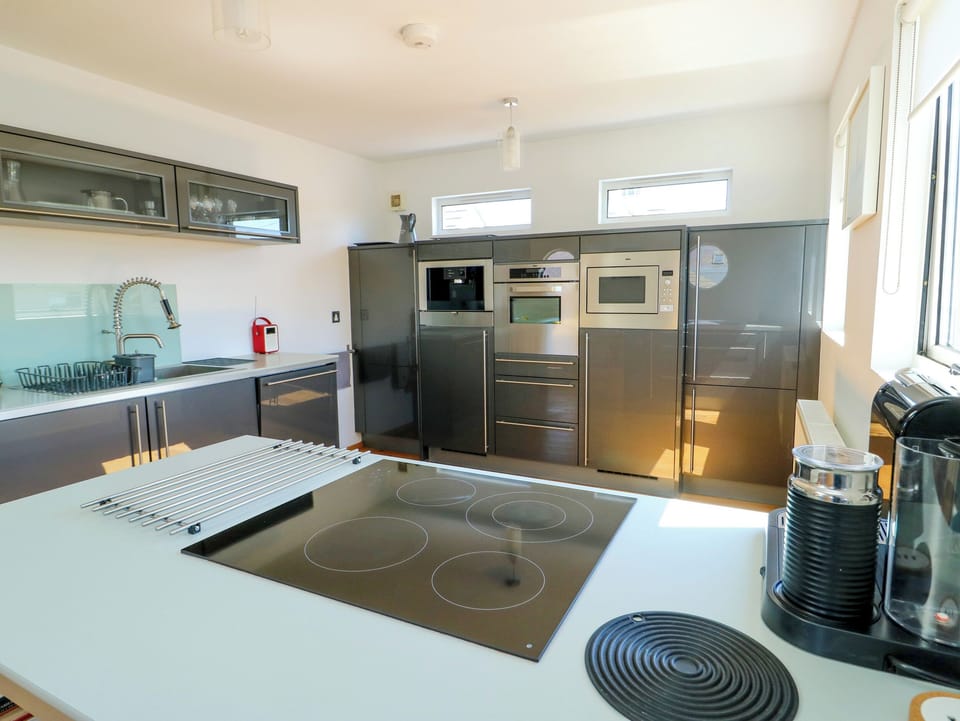 Fridge, microwave, dishwasher, toaster