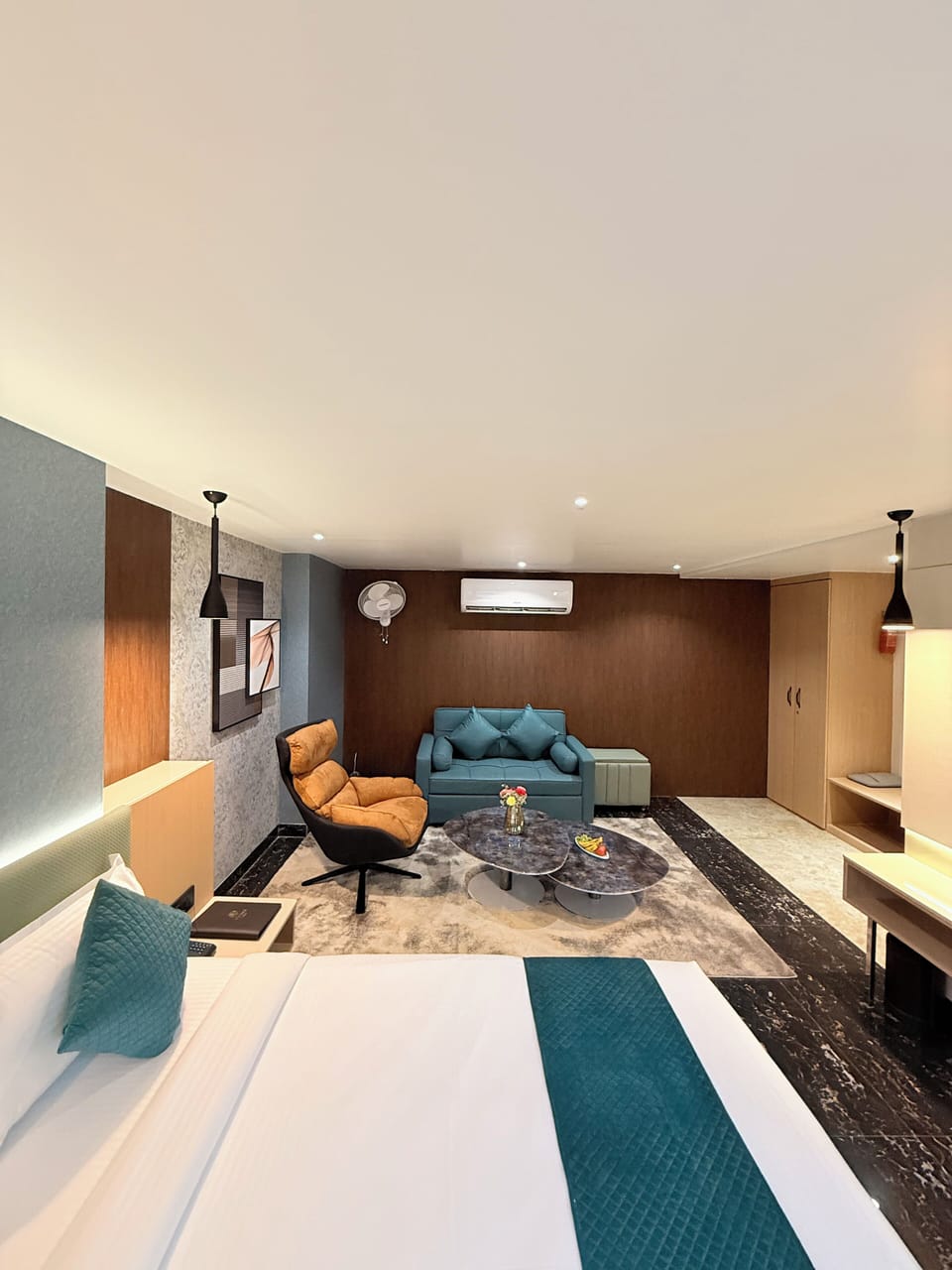 Premium Room | Desk, WiFi (free), bed sheets
