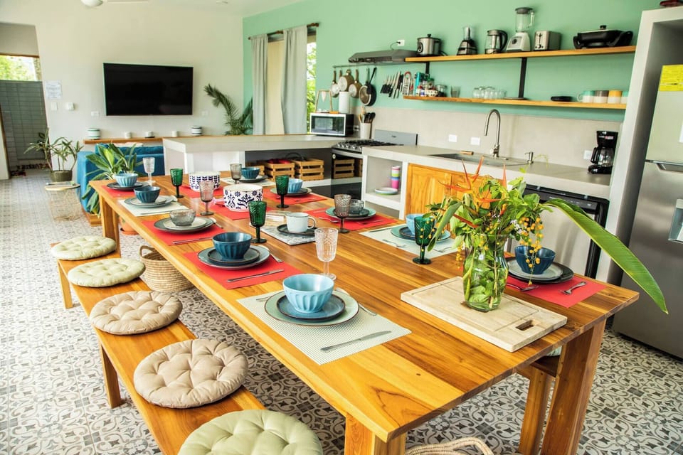 House, 5 Bedrooms, Private Pool, Mountain View | Dining room