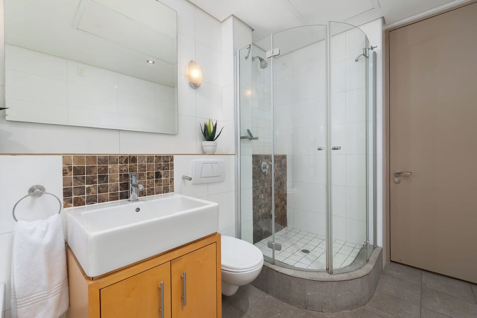 Executive Apartment, Balcony, City View | Bathroom