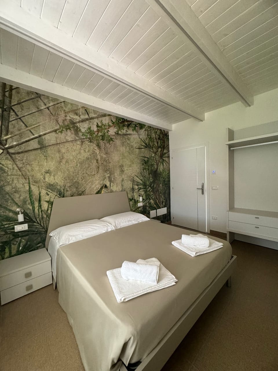 Classic Double Room, Courtyard View | Desk, laptop workspace, free WiFi