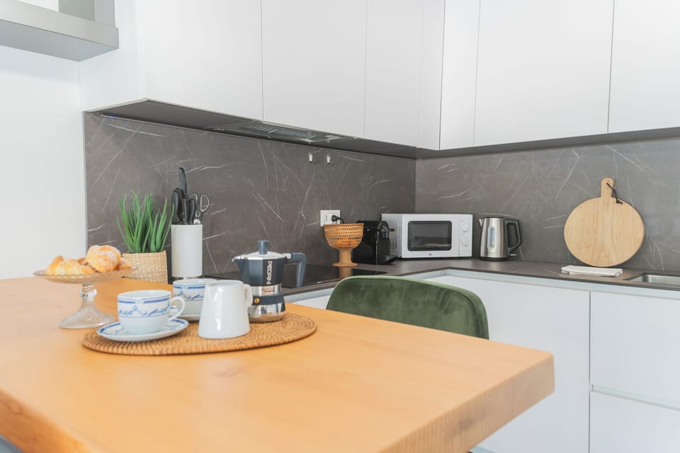 Apartment (1 Bedroom) | Private kitchen | Microwave, oven, stovetop, dishwasher