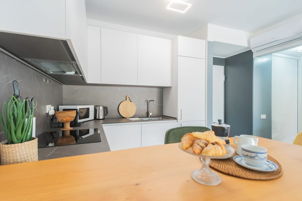 Apartment (1 Bedroom) | Private kitchen | Microwave, oven, stovetop, dishwasher