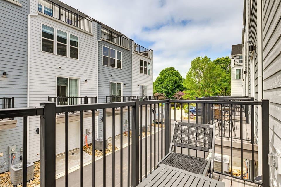 Apartment (3 Bedrooms) | Front of property