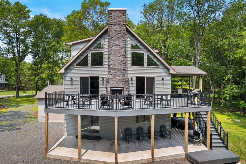 House (6 Bedrooms) | Front of property