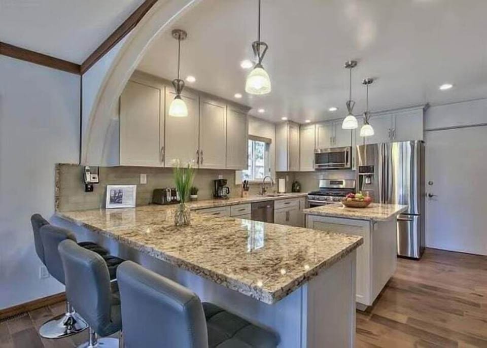 House, 3 Bedrooms | Private kitchen