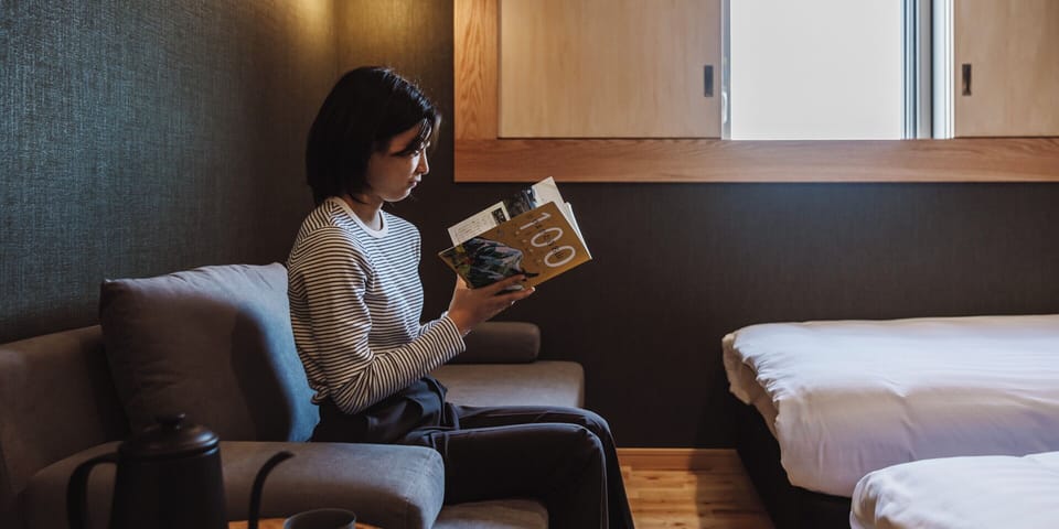 Twin Room | Desk, laptop workspace, WiFi (free), bed sheets