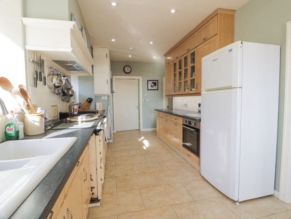 Fridge, microwave, dishwasher, toaster
