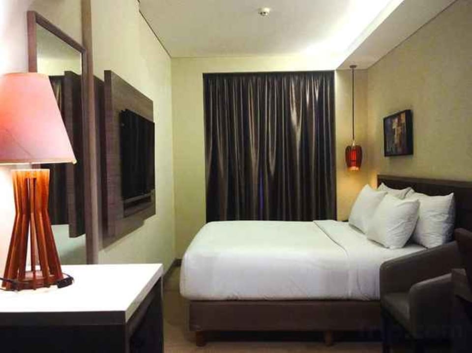 Business Double Room | Free WiFi