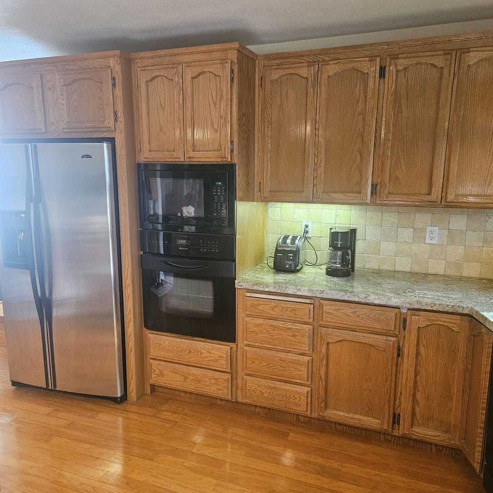 Premier House, Ensuite, Lake View | Private kitchen | Ice maker