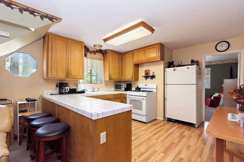 Signature Cabin, 3 Bedrooms, Non Smoking, Patio | Private kitchen | Coffee/tea maker, fridge, microwave, oven