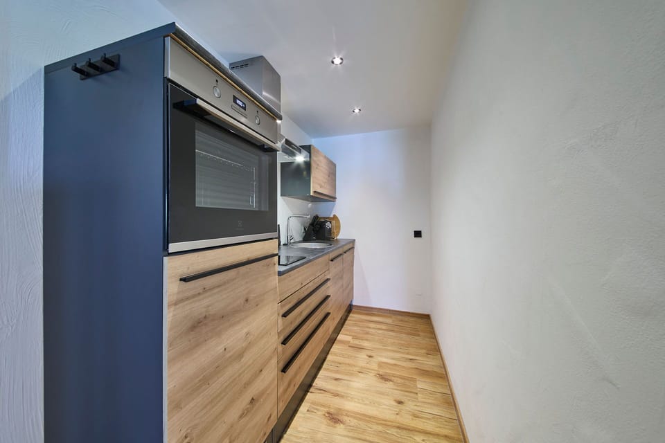 Comfort Apartment, 2 Bedrooms, Mountain View | Private kitchen | Coffee/tea maker, electric kettle, toaster