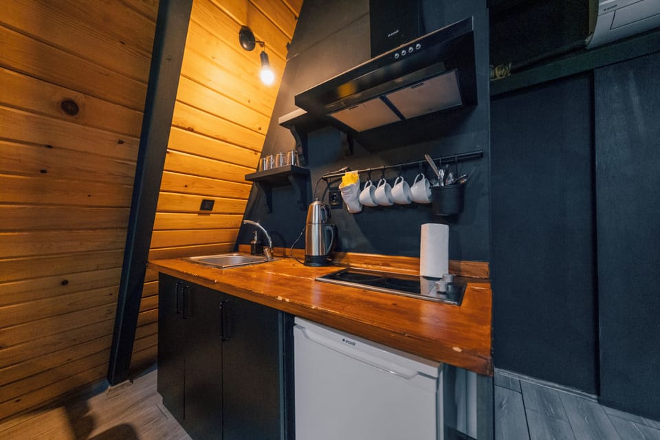 Standard Bungalow, Patio, Mountain View | Private kitchen | Mini-fridge, stovetop, coffee/tea maker, electric kettle