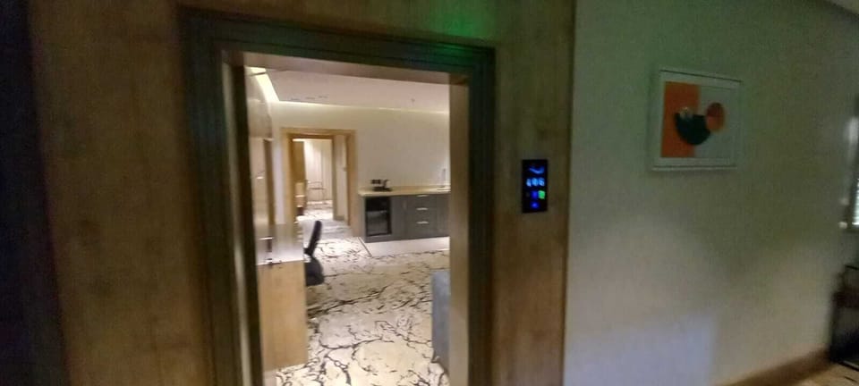 Deluxe Single Room | Egyptian cotton sheets, premium bedding, pillowtop beds, in-room safe