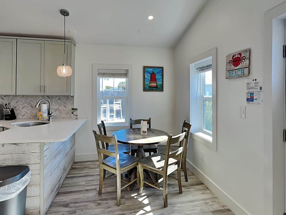 Studio (3 Bedrooms) | Property amenity
