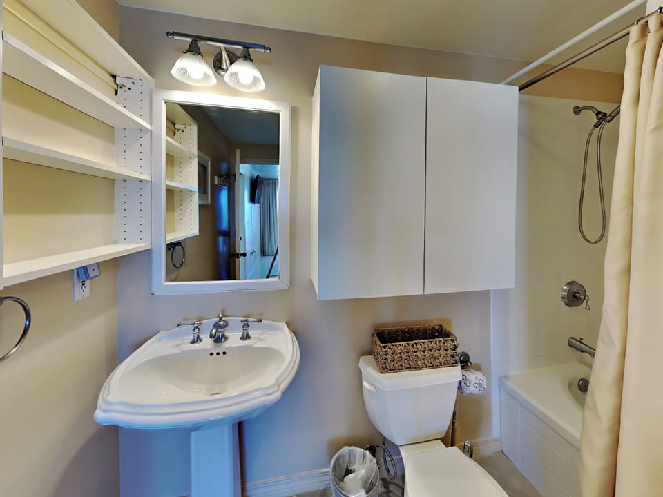 Emerald Isle #1108 by Southern Vacation Rentals Apartment in Pensacola Beach