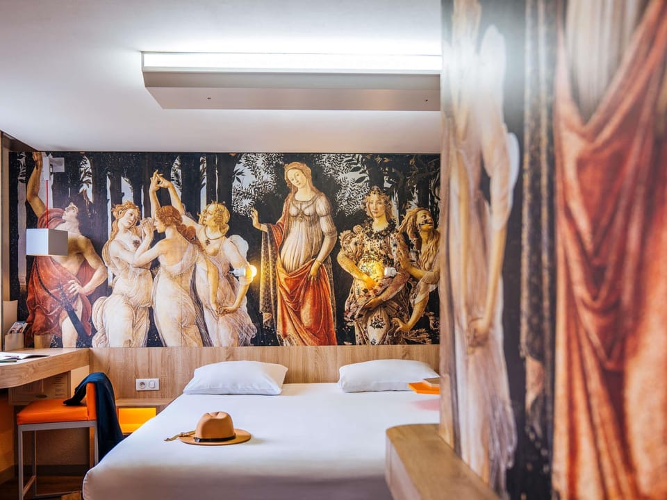 Suite, 1 Double Bed with Sofa bed (Family. 2 People) | In-room safe, desk, laptop workspace, blackout drapes