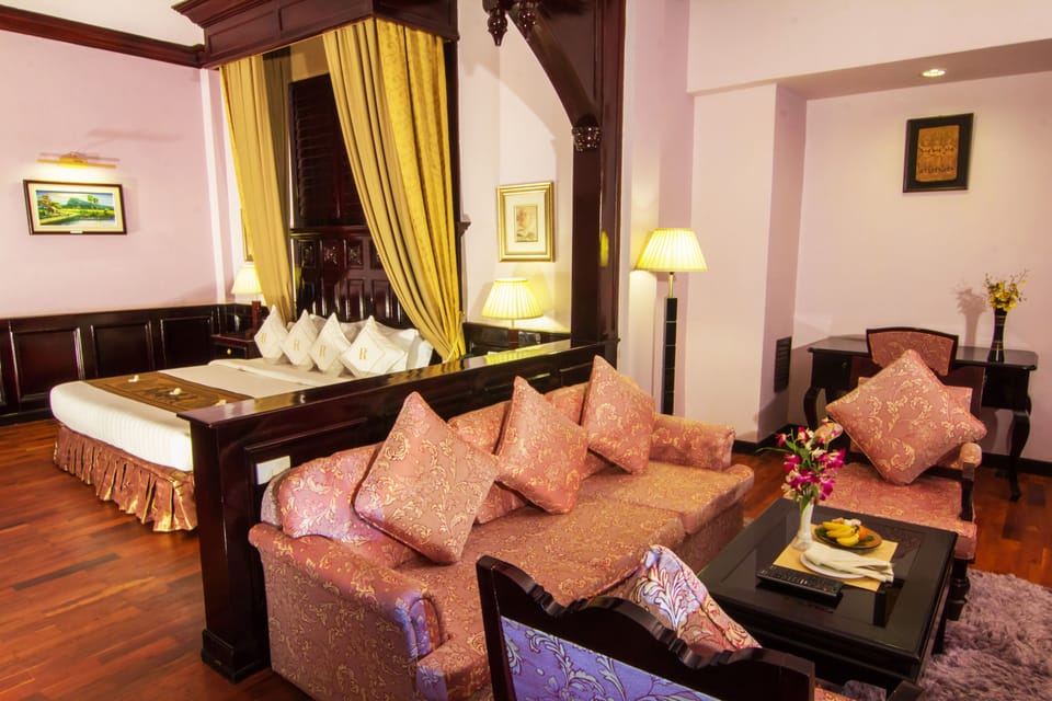 Le Ree Suite Pool View | Minibar (some free items), in-room safe, desk, soundproofing
