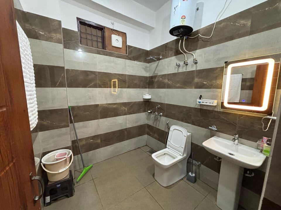 Family Quadruple Room | Bathroom