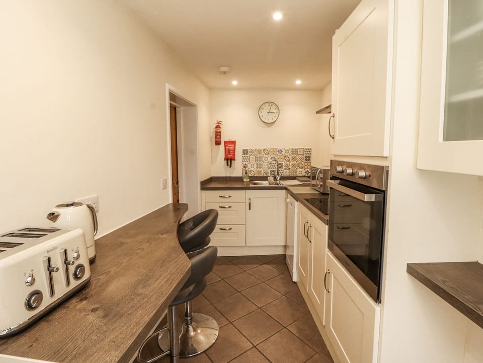 Cottage | Private kitchen | Cookware/dishes/utensils