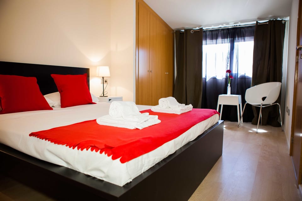 Double or Twin Room | Blackout drapes, soundproofing, iron/ironing board