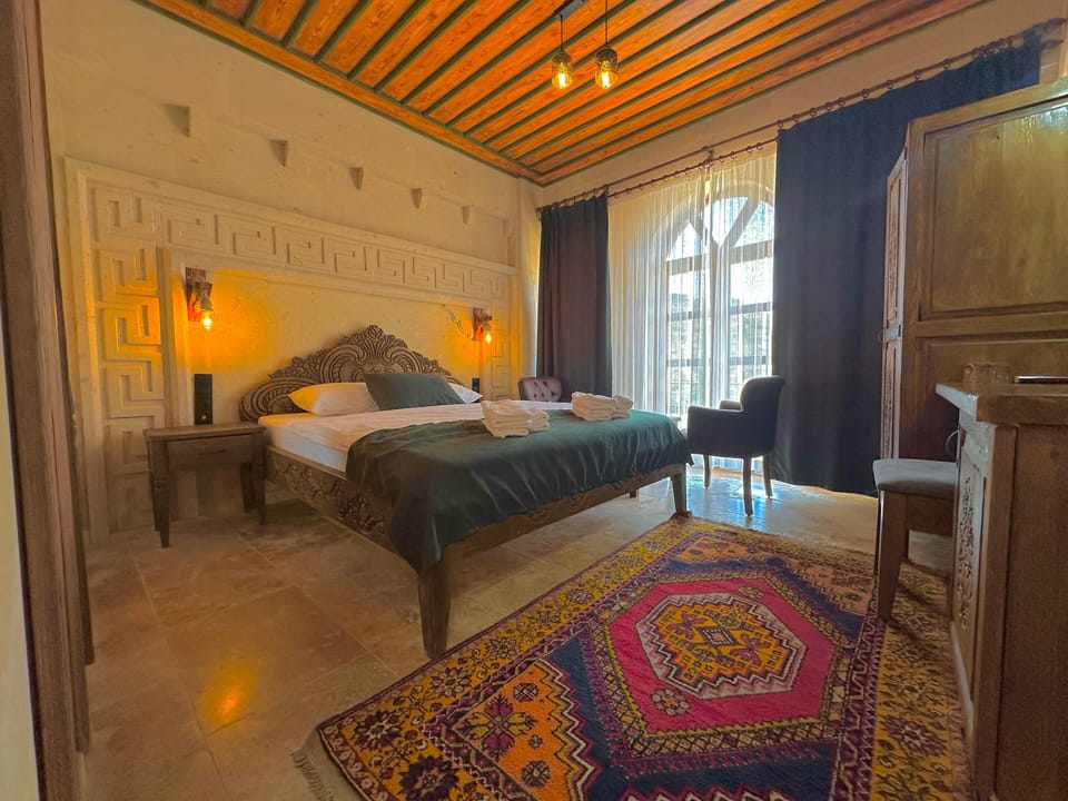 Standard Room, Valley View | Select Comfort beds, minibar, desk, laptop workspace