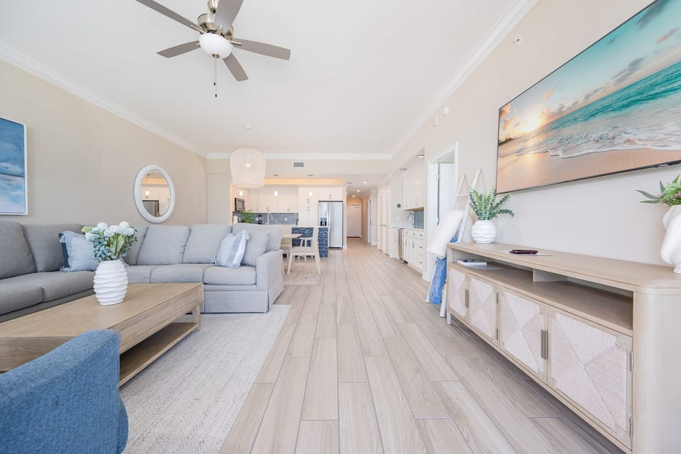 Condo, 3 Bedrooms | Living area