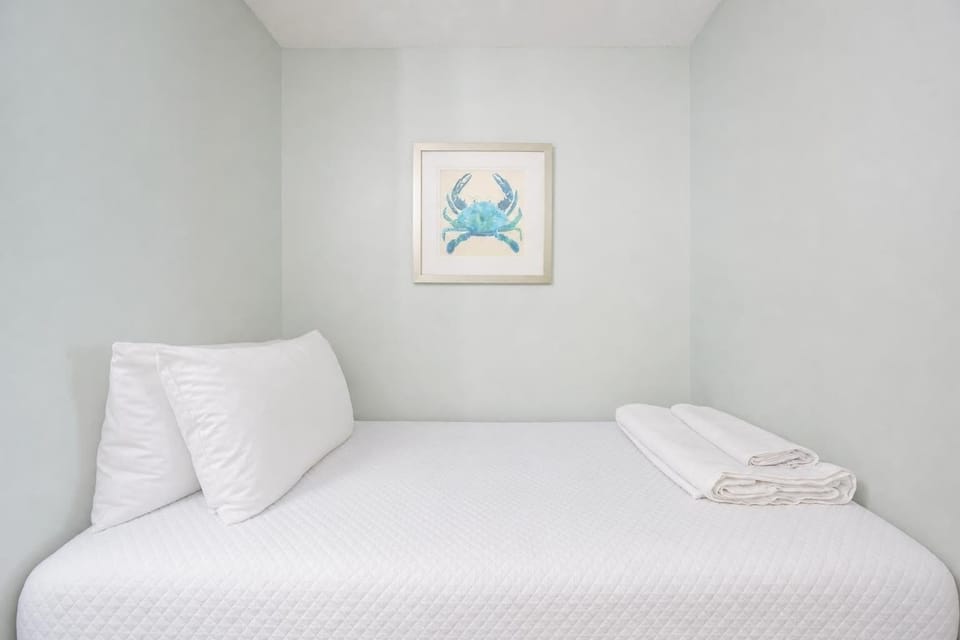 Condo, 1 Bedroom | 1 bedroom, WiFi (free)