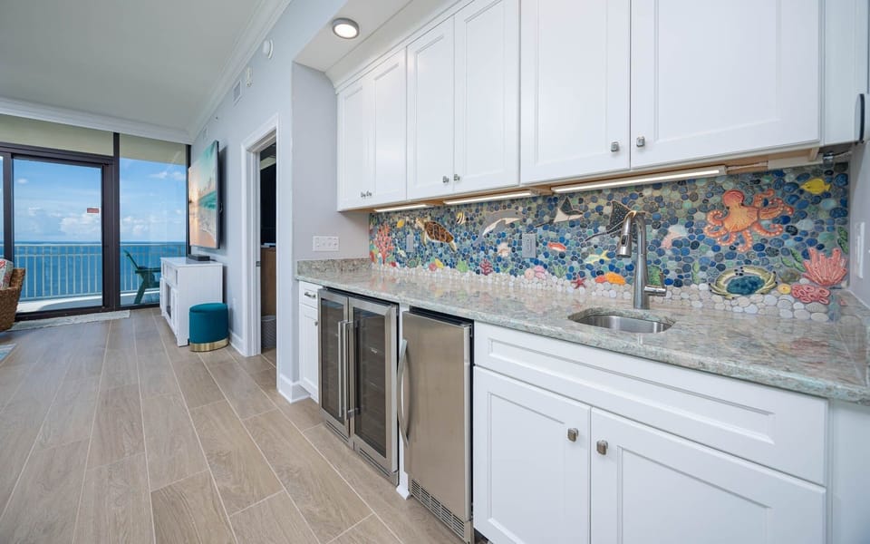 Condo, 4 Bedrooms | Private kitchen | Coffee/tea maker, fridge, oven
