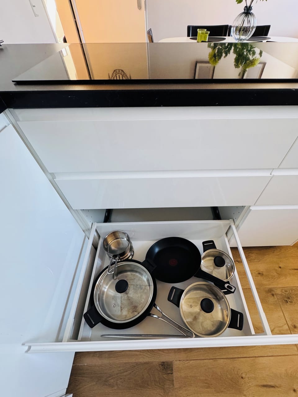 Family Quadruple Room, Garden View | Private kitchen | Oven, stovetop, dishwasher, electric kettle