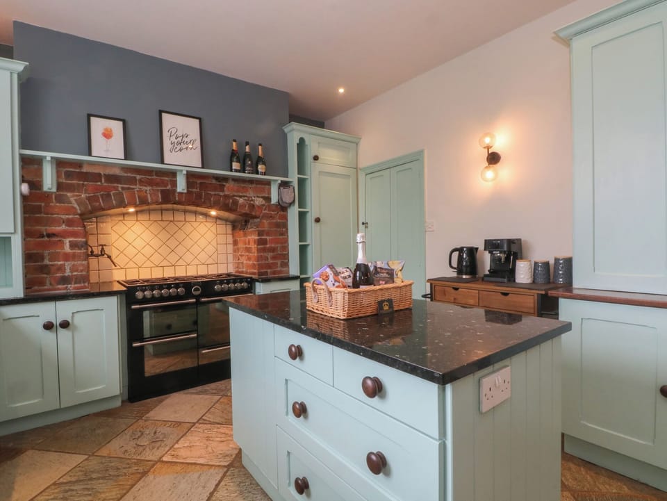 Cottage | Interior