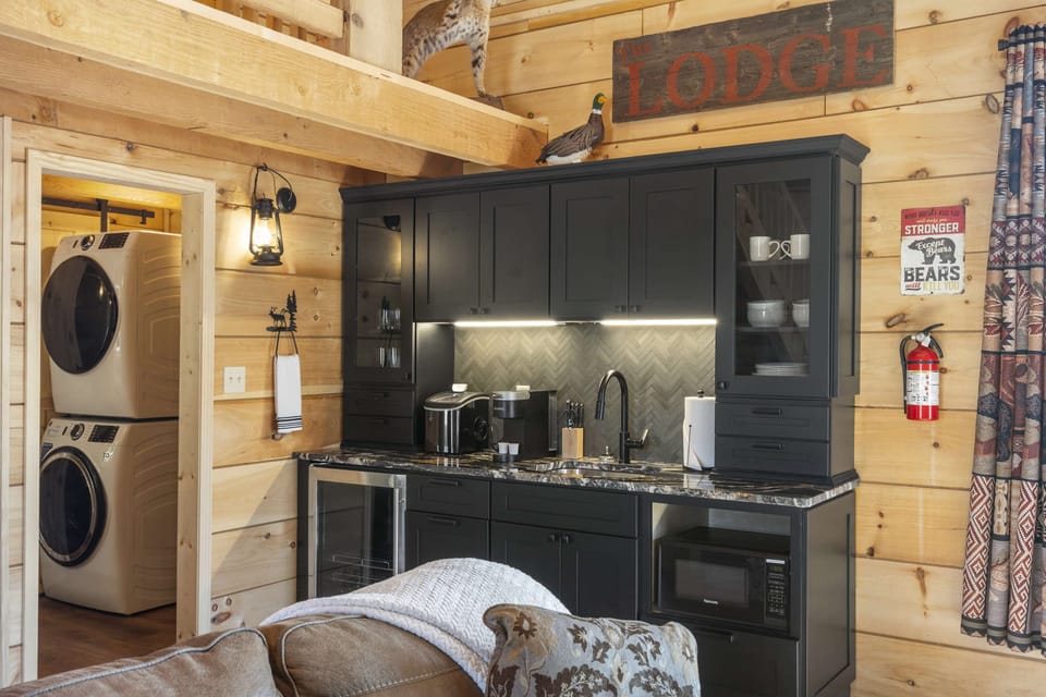 Cabin, Multiple Beds, Hot Tub, Mountain View (Elk Lodge) | Interior