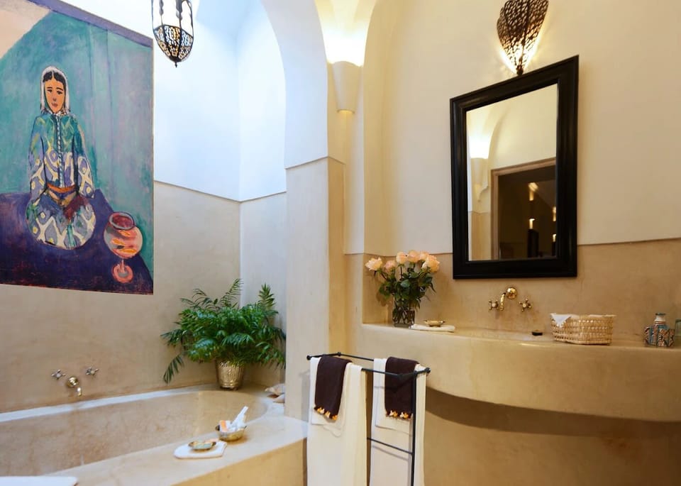 Superior Apartment | Bathroom | Hair dryer, slippers, towels, soap