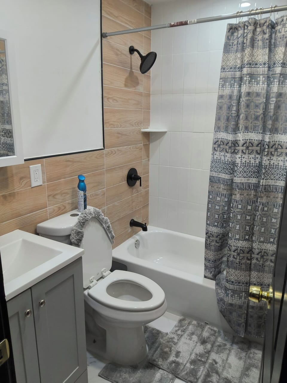Deluxe Double Room | Bathroom