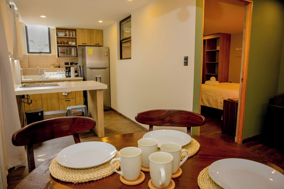 Comfort Apartment, 1 Queen Bed | Private kitchen