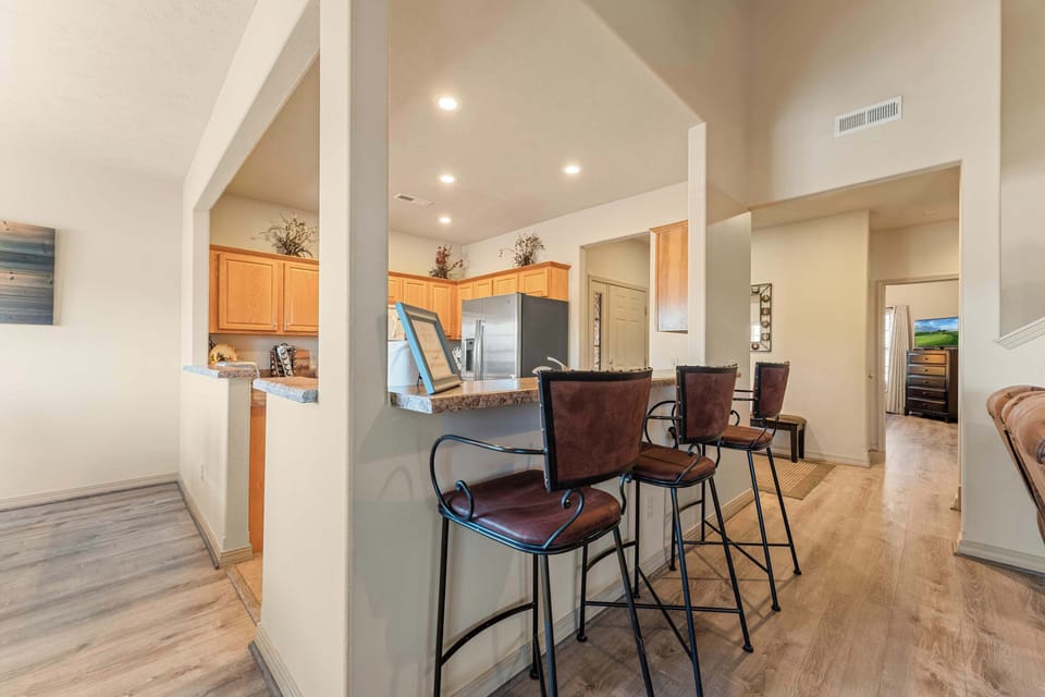 Condo, Multiple Beds, Balcony, Mountain View (The Nest on Birdie Lane) | Dining