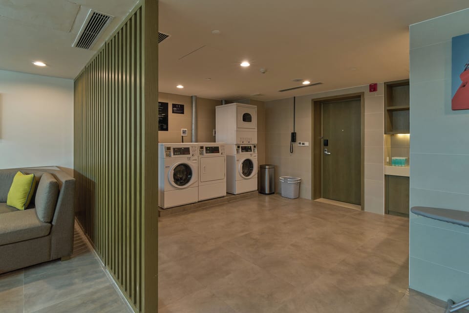 Hyatt Place Shenzhen Airport Hotel in Shenzhen