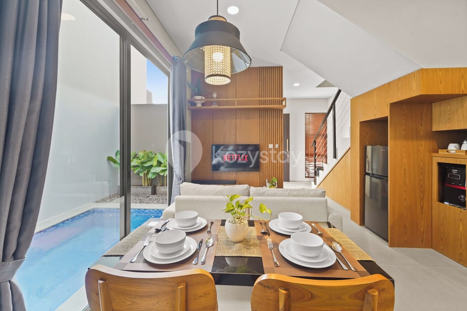 Apartment, 3 Bedrooms, Private Pool | Dining room