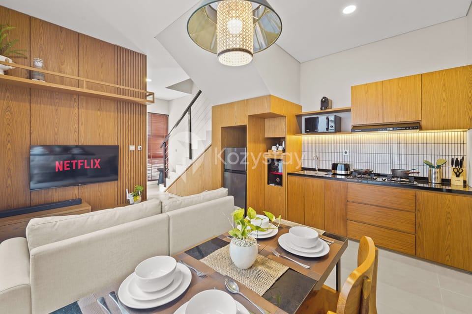 Apartment, 3 Bedrooms, Private Pool | Dining room