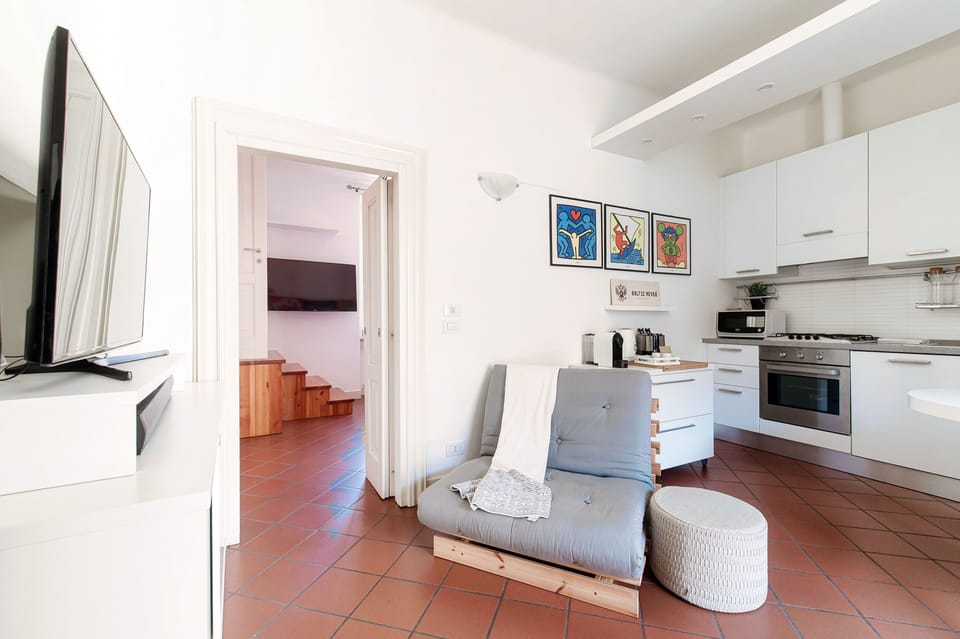 Apartment, Balcony | Living area | 30-inch TV with digital channels