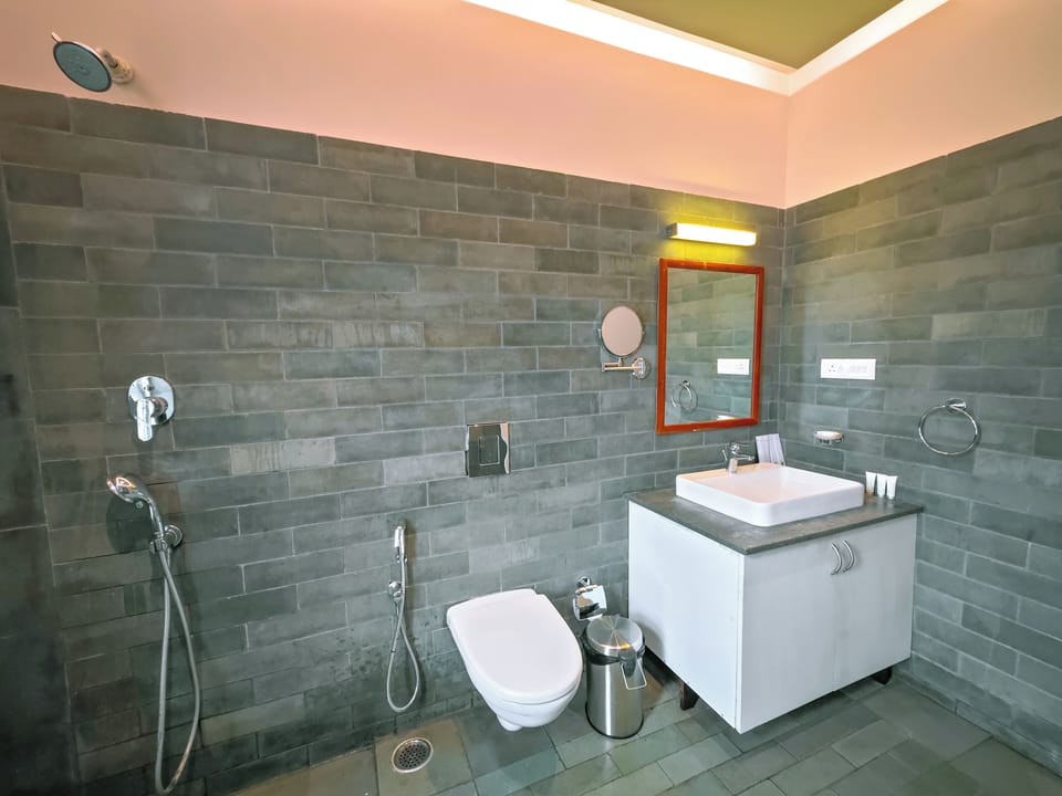 Double Room, 1 King Bed, Balcony, Valley View | Bathroom | Shower, slippers, towels, soap