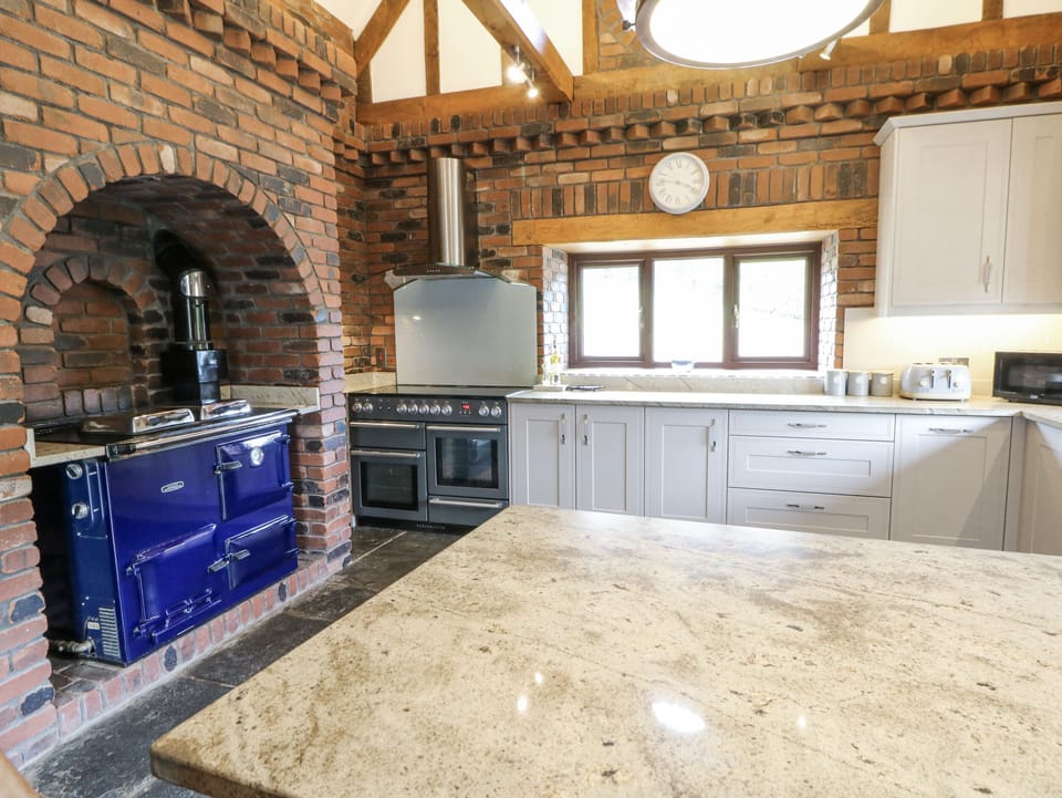 Cottage | Private kitchen | Fridge, dishwasher, cookware/dishes/utensils