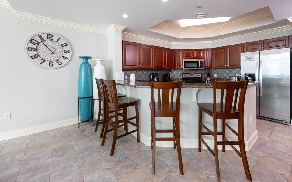 Condo, 3 Bedrooms | Private kitchen | Coffee/tea maker, fridge, oven