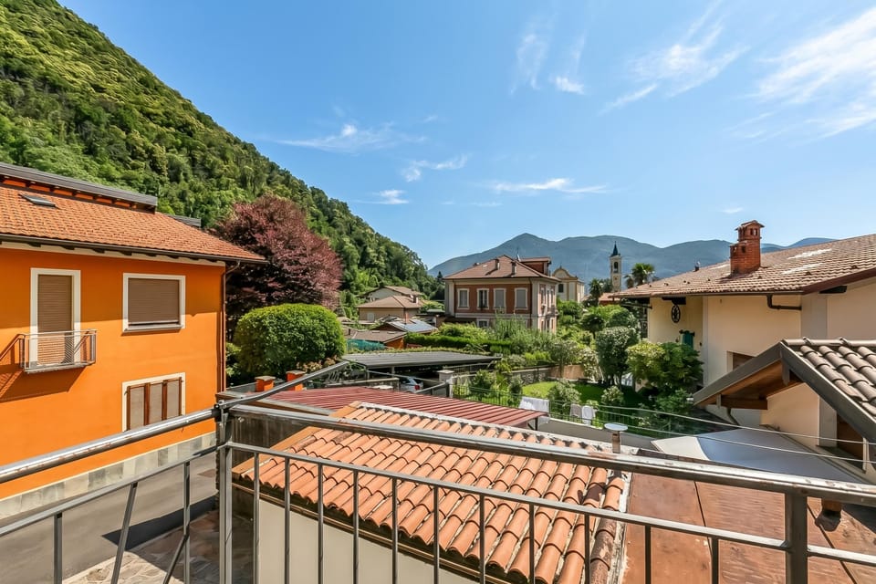 Family House, 2 Bedrooms, Balcony (L' angolino di Cannobio) | Property grounds