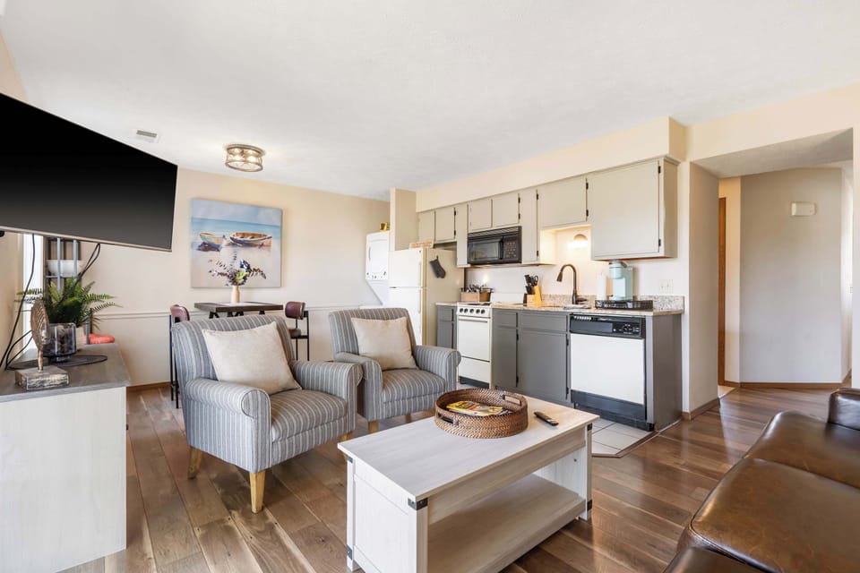 Condo, Multiple Beds, Patio, Golf View (Pond View Serenity) | Living area | 42-inch flat-screen TV with digital channels