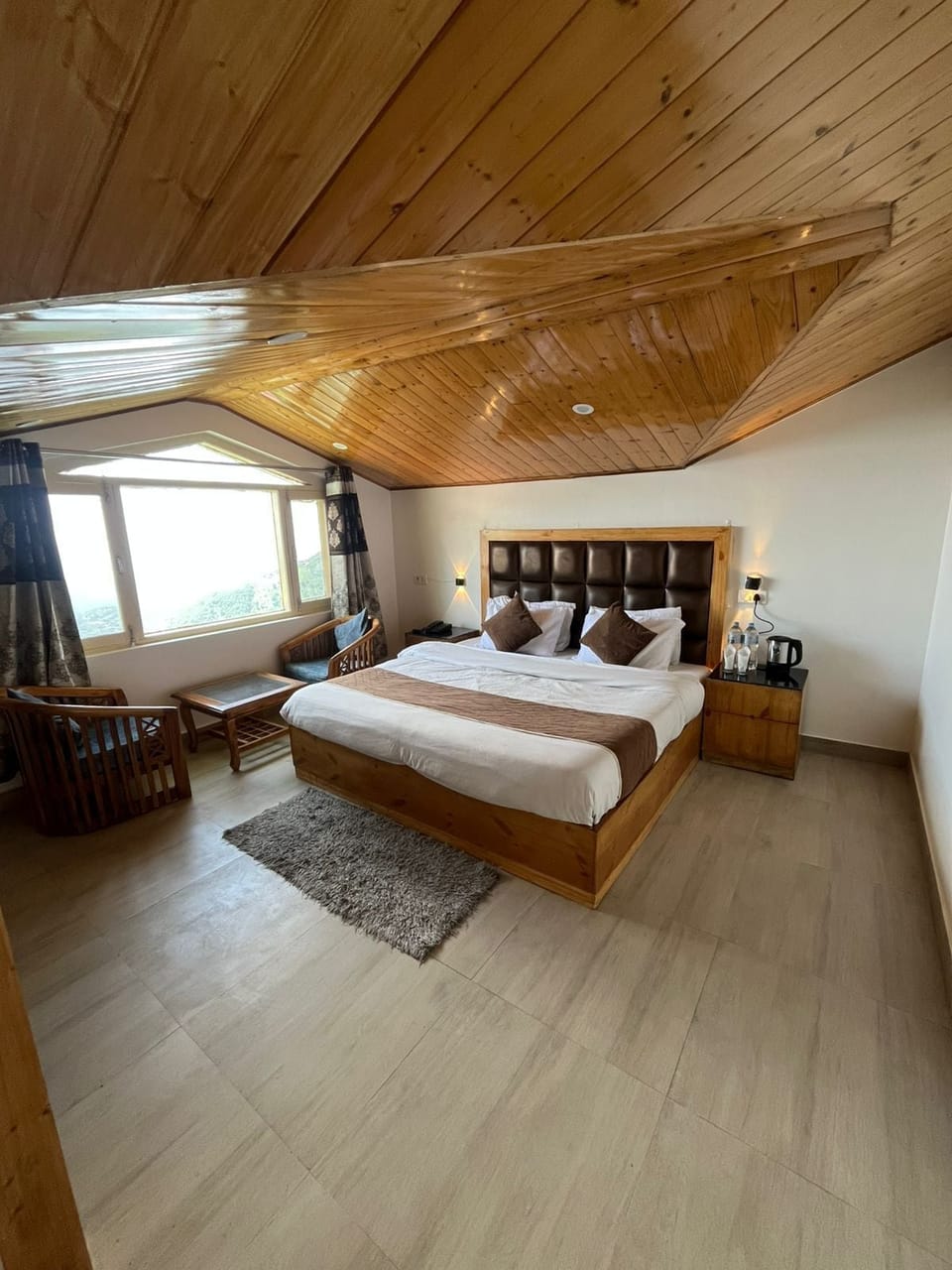 In-room safe, desk, soundproofing, iron/ironing board (on request)