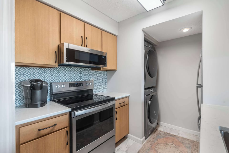 Condo, Multiple Beds, Balcony, Golf View (Relaxing 9th Hole View) | Private kitchen | Fridge, microwave, oven, stovetop